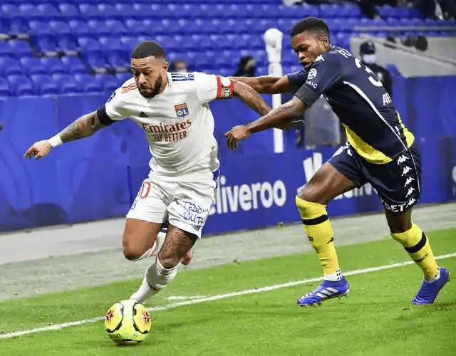 欧冠卡位战遇保级弱旅！里昂主场碾压巴黎FC，残阵黑马恐难逃一劫