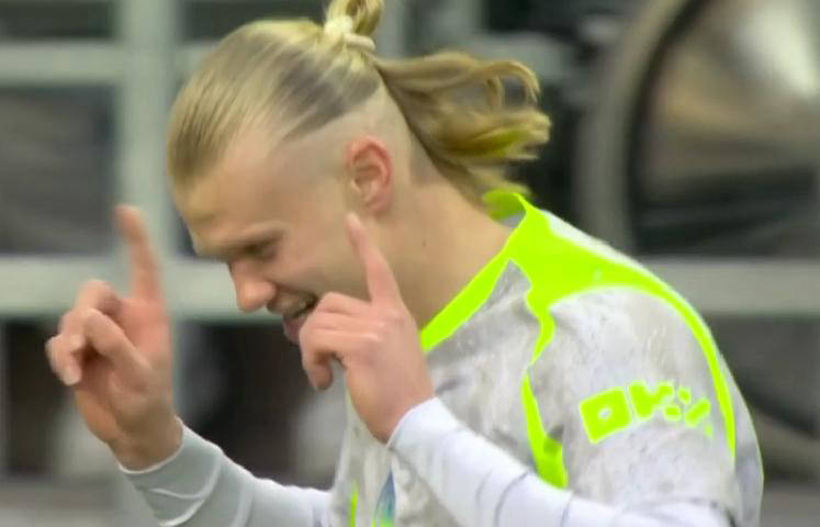 阿尔特塔压力巨大！曼城1-0险胜伯恩利反超登顶，阿森纳末轮赛程稍占优势